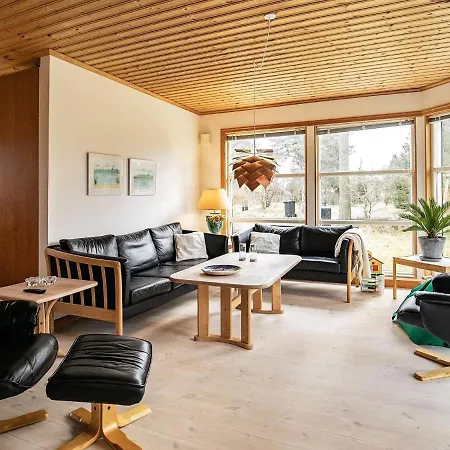 Modern Holiday In With Sauna هالس
